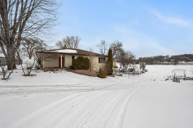 $1,100,000 | 15541 Mitchell Circle Southeast, Prior Lake, MN 55372