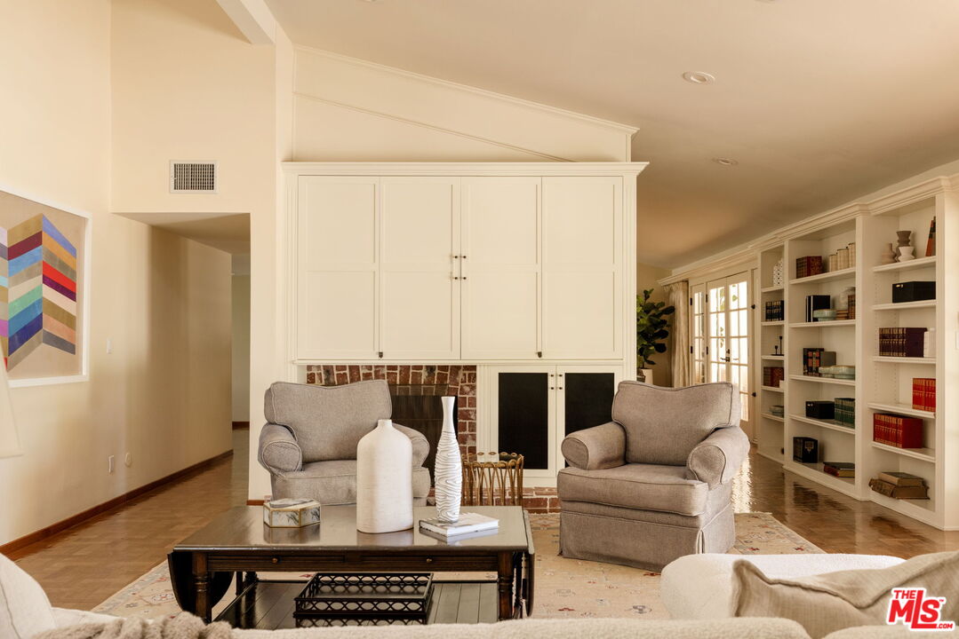 1615 Stradella Road Los Angeles, CA 90077 - Photo 12 of 27