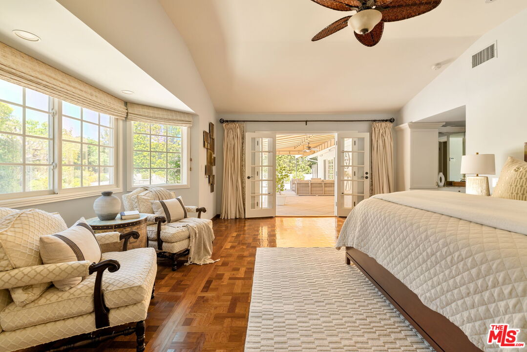 1615 Stradella Road Los Angeles, CA 90077 - Photo 15 of 27