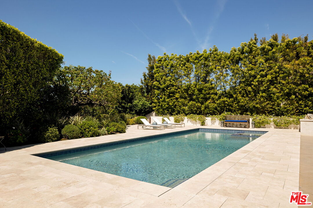 1615 Stradella Road Los Angeles, CA 90077 - Photo 2 of 27