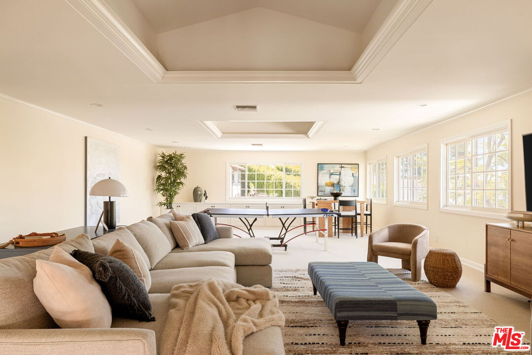 1615 Stradella Road Los Angeles, CA 90077 - Photo 24 of 27