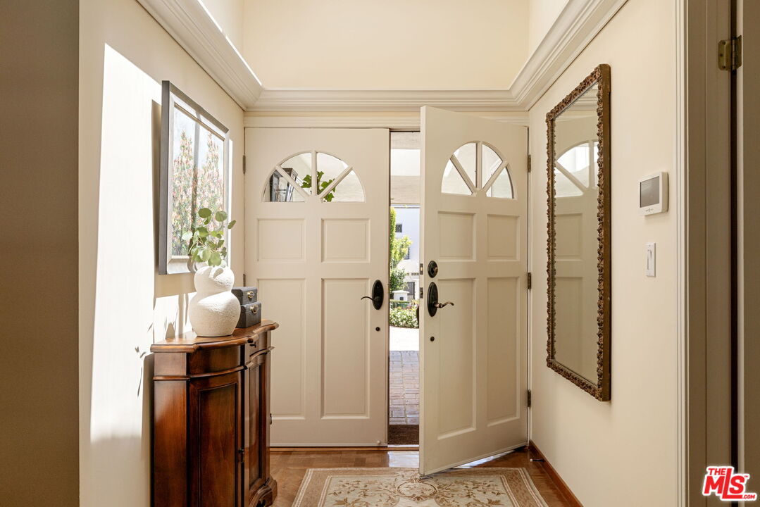 1615 Stradella Road Los Angeles, CA 90077 - Photo 4 of 27