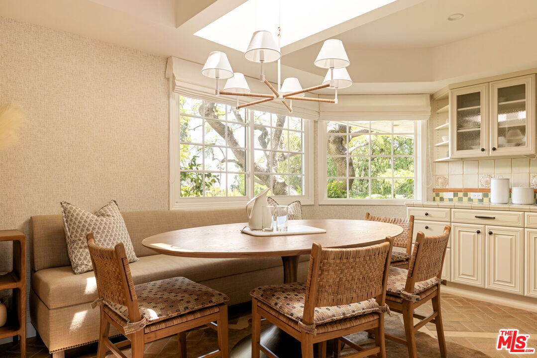 1615 Stradella Road Los Angeles, CA 90077 - Photo 9 of 27