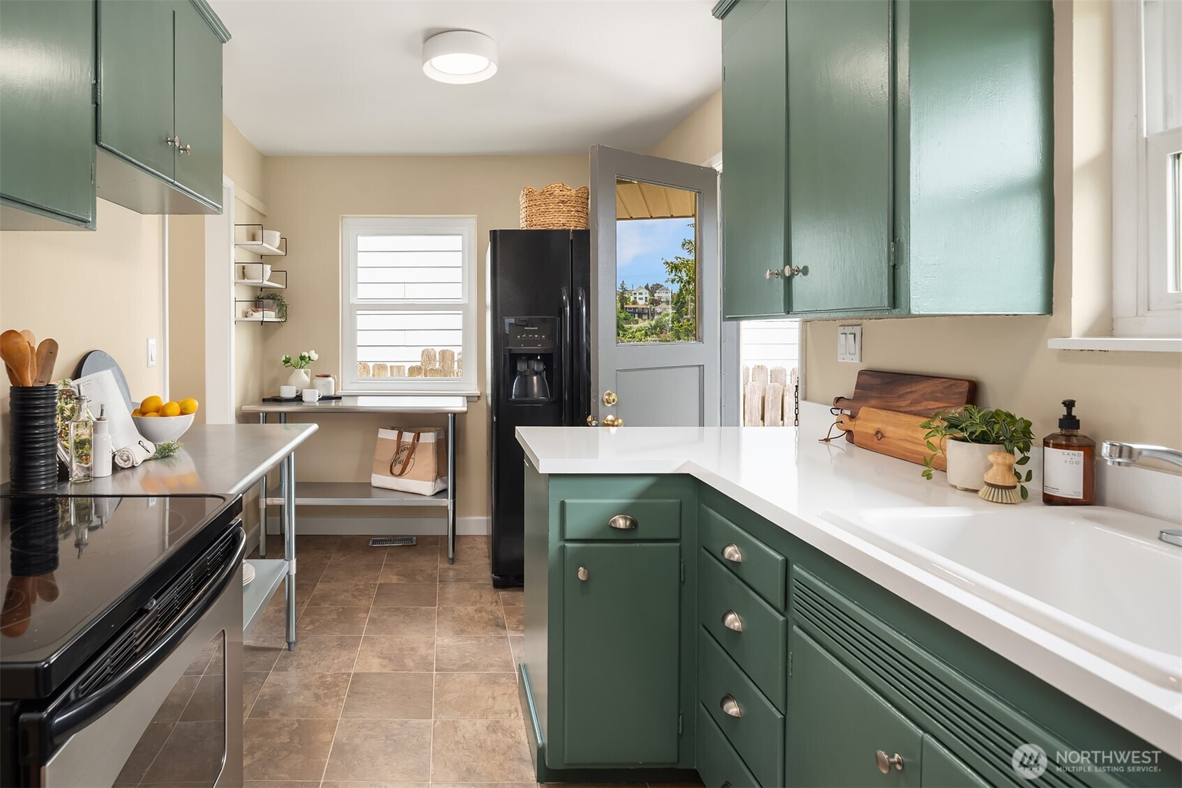 5028 41st Avenue Southwest Seattle, WA 98136 - Photo 12 of 25