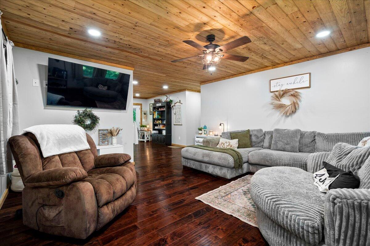 1820 North Fork Road Stanton, KY 40380 - Photo 6 of 38 06-IVA09841