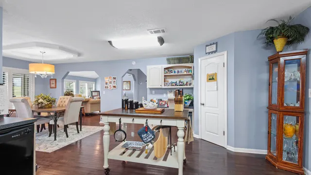 $450,000 | 825 Country Club Drive, DeFuniak Springs, FL 32435