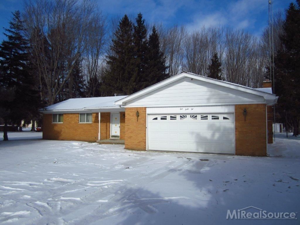 142 West Harrington Road Croswell, MI 48422 - Photo 2 of 15 31228211-1.JPG