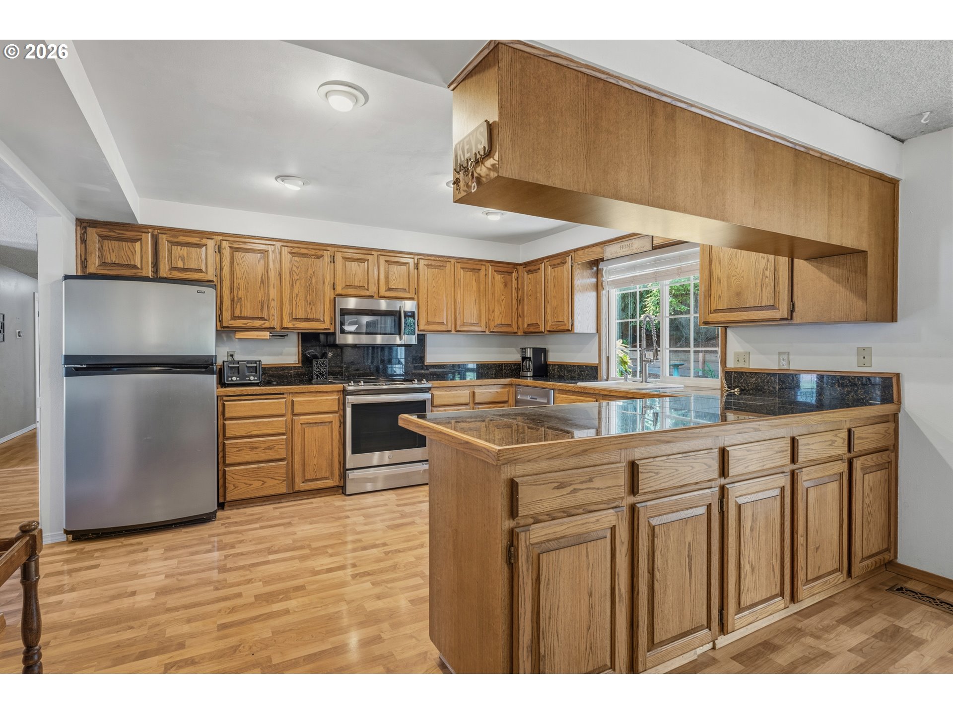 5425 Southwest 208th Court Beaverton, OR 97078 - Photo 14 of 43