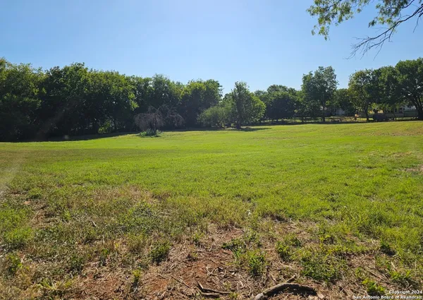 $114,991 | 1593 11th Street, Floresville, TX 78114