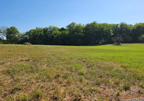 $114,991 | 1593 11th Street, Floresville, TX 78114