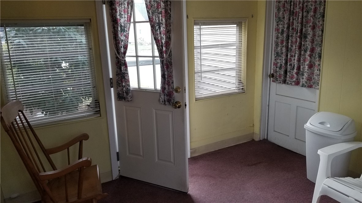 188 Sumner Avenue Warwick, RI 02888 - Photo 20 of 36