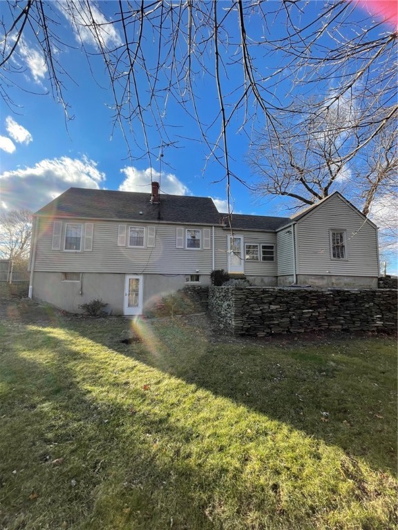 188 Sumner Avenue Warwick, RI 02888 - Photo 3 of 36