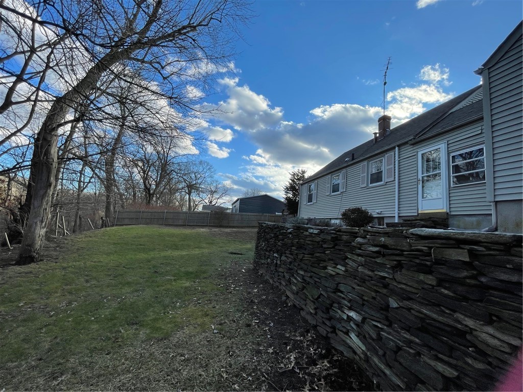188 Sumner Avenue Warwick, RI 02888 - Photo 4 of 36