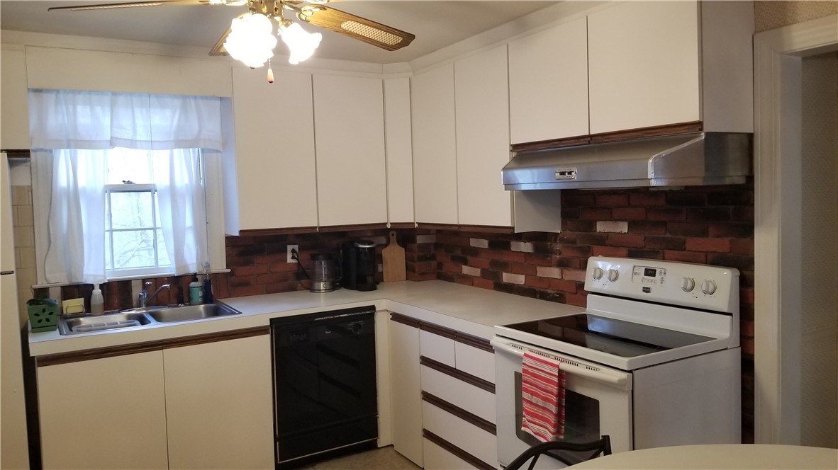 188 Sumner Avenue Warwick, RI 02888 - Photo 10 of 36