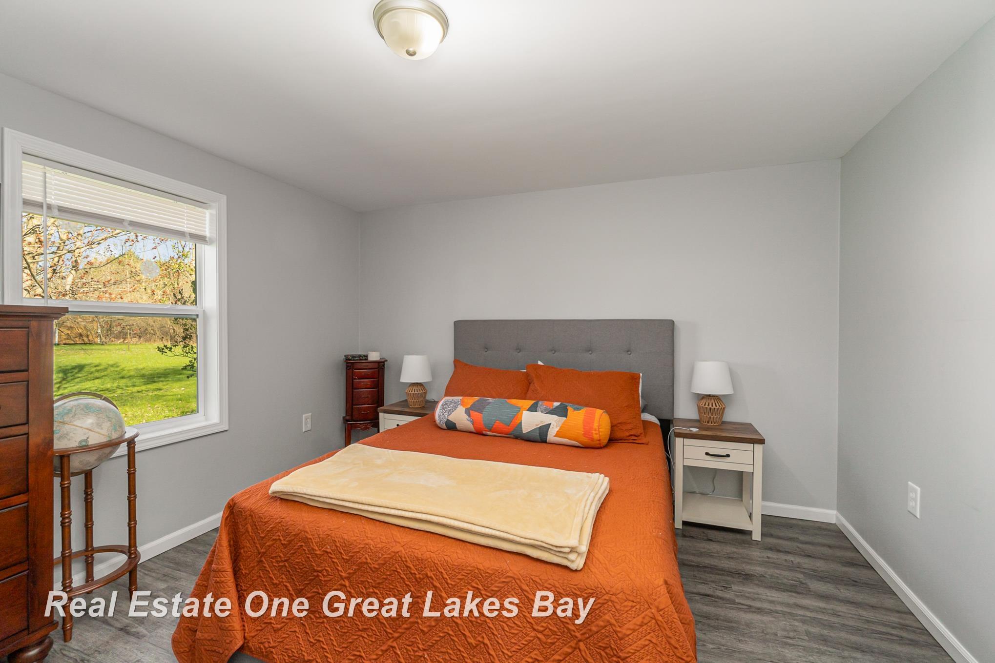 2233 East Stewart Road Midland, MI 48640 - Photo 13 of 22 50139548-0306407b-7093-40a2-87f5-1b93feecce26.JPG