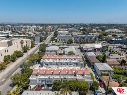 $1,069,000 | 1436 20th Street, Unit 8, Santa Monica, CA 90404