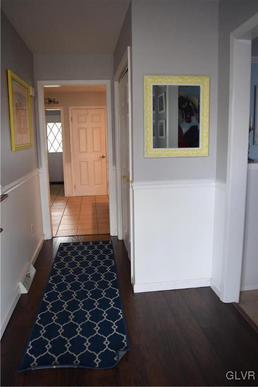 1054 Oldstone Road Allentown, PA 18103 - Photo 3 of 17 Gallery Image 3