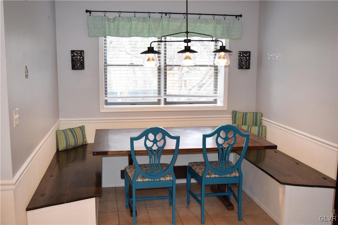 1054 Oldstone Road Allentown, PA 18103 - Photo 5 of 17 Gallery Image 5