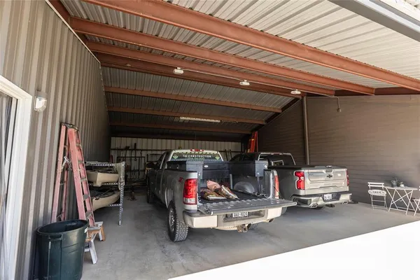 $1,200,000 | 2216 North Greenbrier Road, Nocona, TX 76255