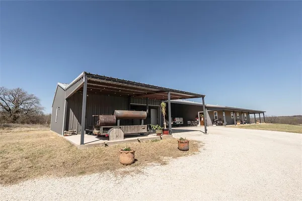 $1,200,000 | 2216 North Greenbrier Road, Nocona, TX 76255