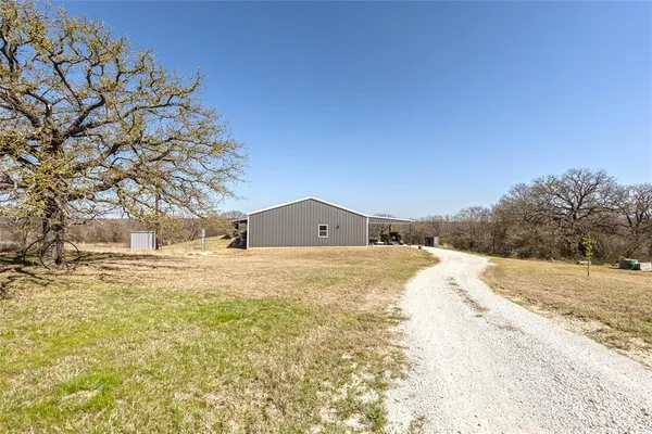 $1,200,000 | 2216 North Greenbrier Road, Nocona, TX 76255