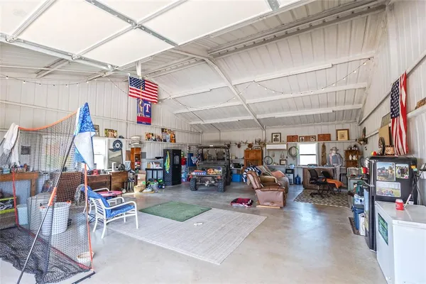 $1,200,000 | 2216 North Greenbrier Road, Nocona, TX 76255