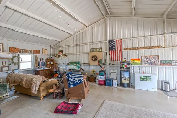 $1,200,000 | 2216 North Greenbrier Road, Nocona, TX 76255