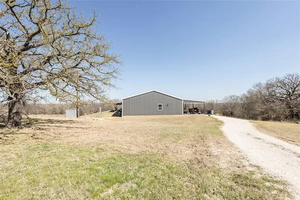 $1,200,000 | 2216 North Greenbrier Road, Nocona, TX 76255