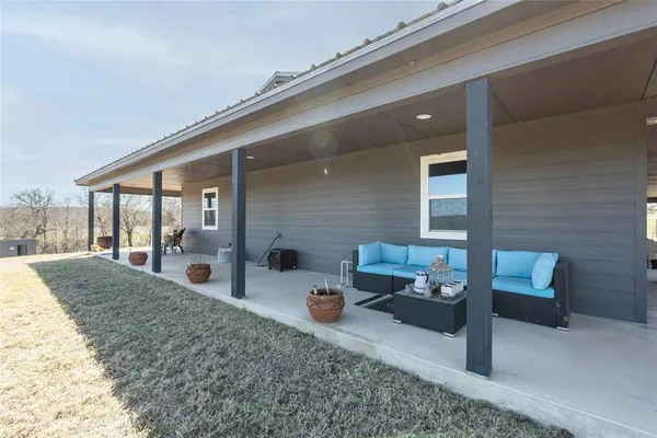 $1,200,000 | 2216 North Greenbrier Road, Nocona, TX 76255