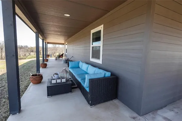 $1,200,000 | 2216 North Greenbrier Road, Nocona, TX 76255