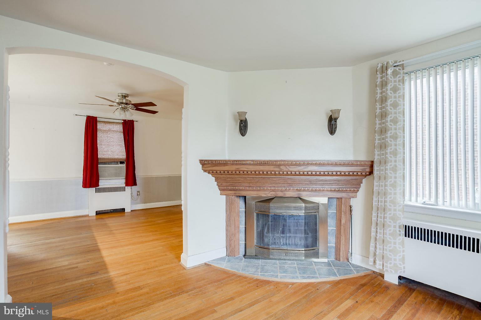 4104 Colby Road Baltimore, MD 21208 - Photo 8 of 28 Living Room