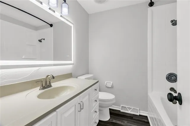 $260,000 | 300 North Holder Road, Independence, MO 64050