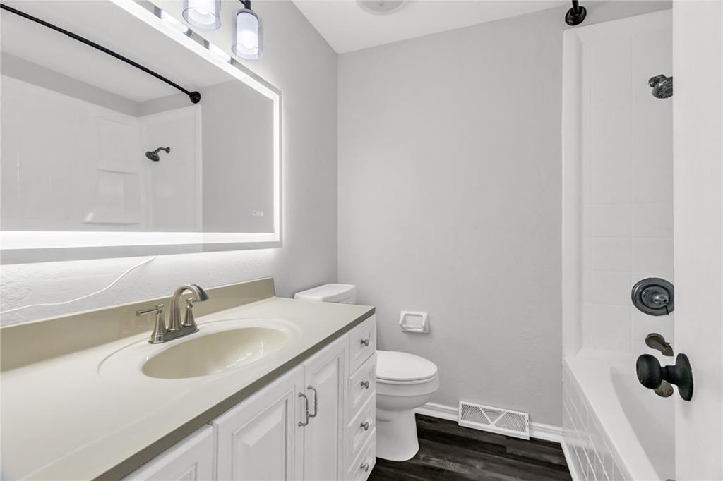 300 North Holder Road Independence, MO 64050 - Photo 11 of 28