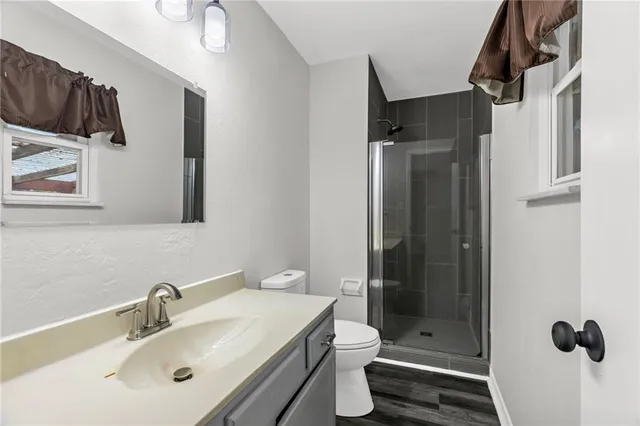 $260,000 | 300 North Holder Road, Independence, MO 64050