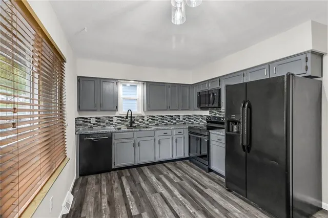 $260,000 | 300 North Holder Road, Independence, MO 64050