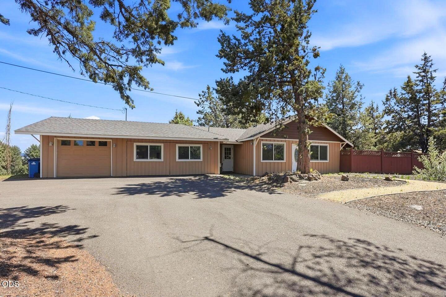 1975 Northeast Butler Market Road Bend, OR 97701 - Photo 4 of 37