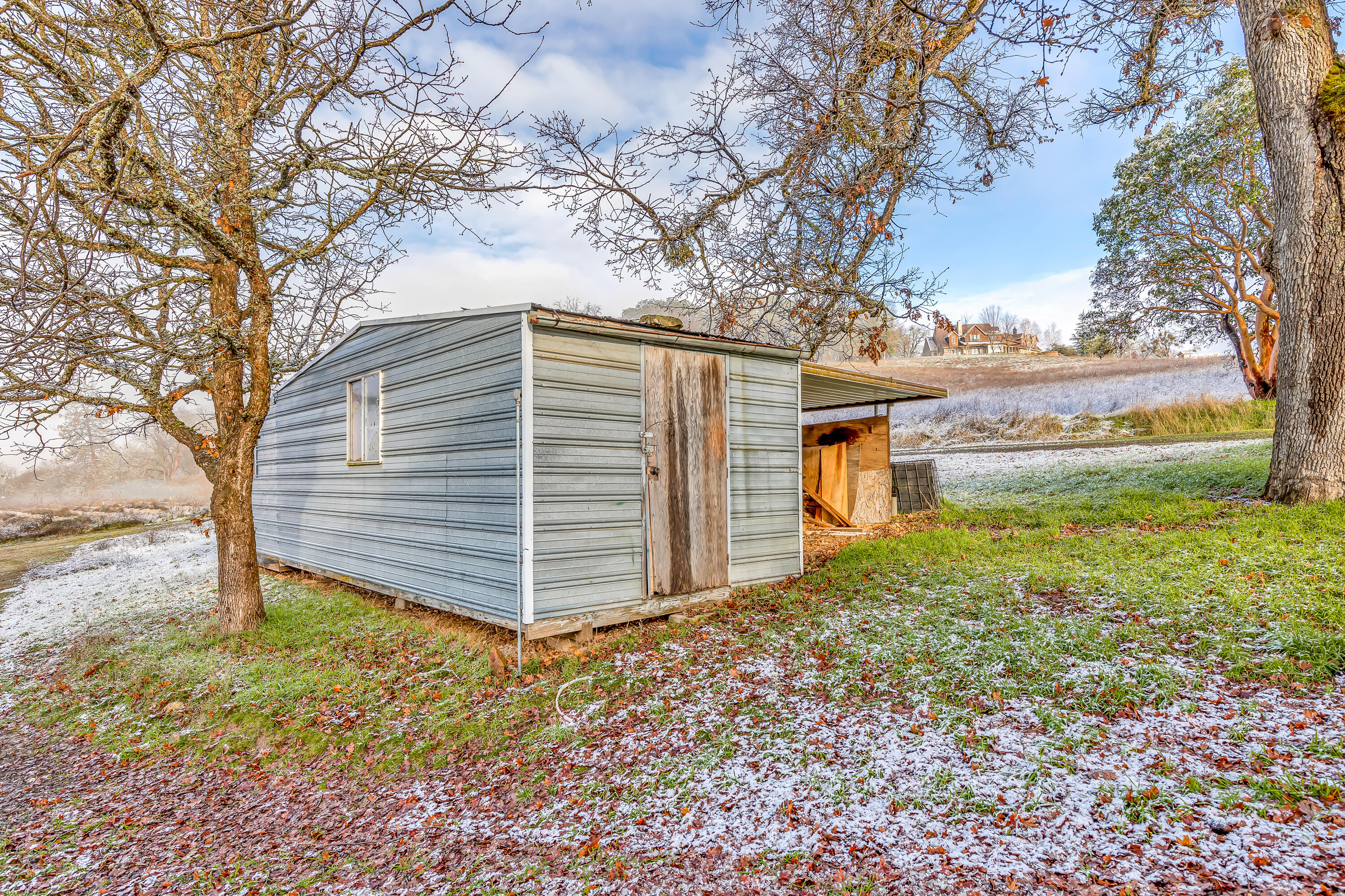 5828 Old Stage Road Central Point, OR 97502 - Photo 20 of 24 9R9A7988