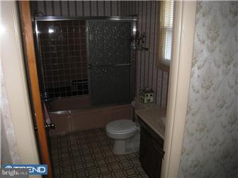 44 Saratoga Road Stratford, NJ 08084 - Photo 9 of 11