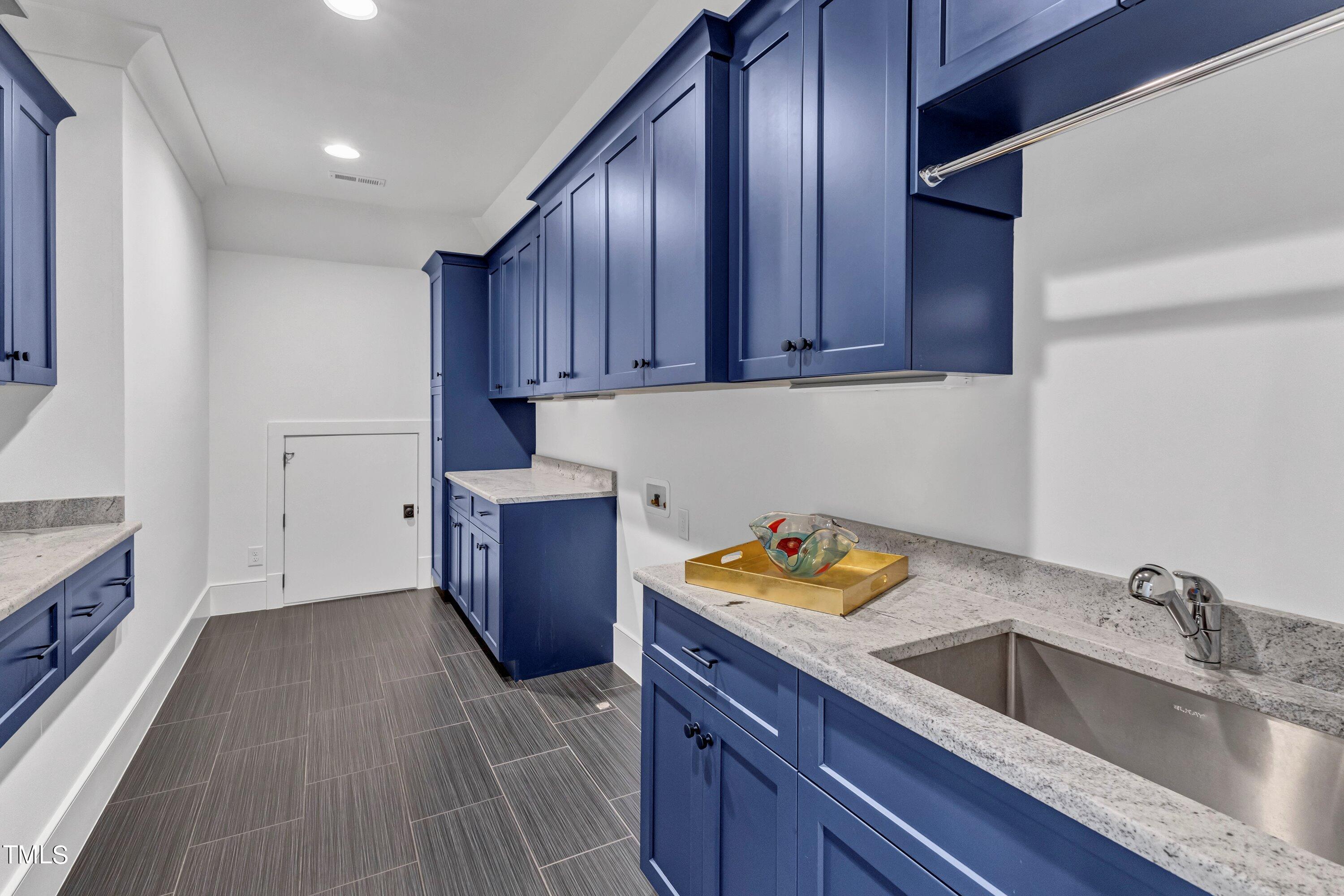 1013 Manchester Drive Raleigh, NC 27609 - Photo 40 of 50 116-TIM_3702