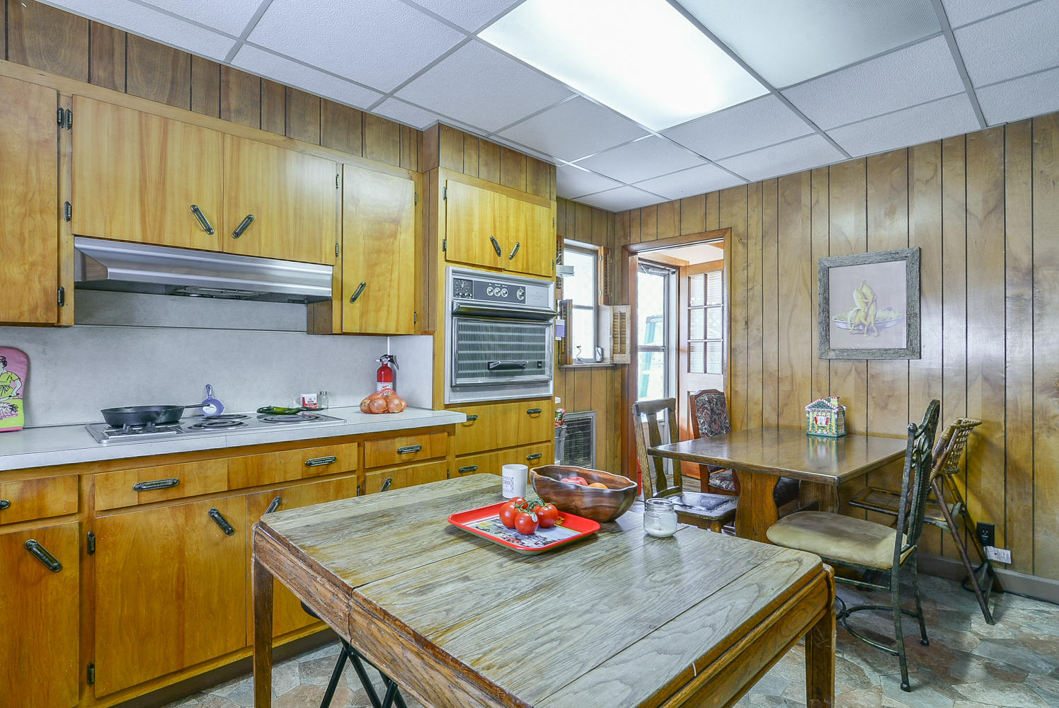 416 Union Street Erwin, TN 37650 - Photo 15 of 39 416 Union kitchen dining 2