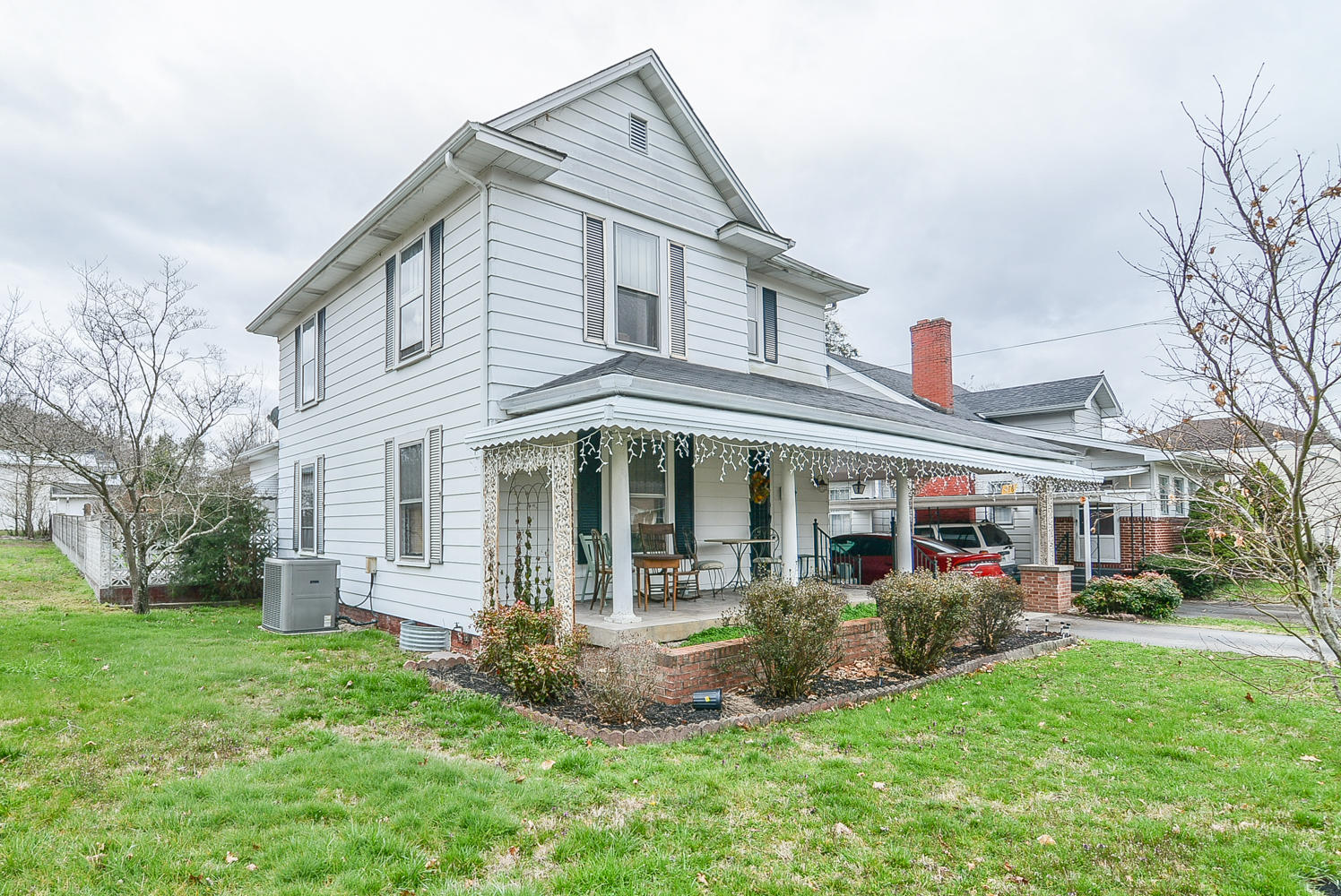 416 Union Street Erwin, TN 37650 - Photo 2 of 39 416 Union front left
