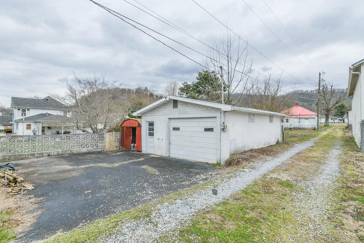 416 Union Street Erwin, TN 37650 - Photo 33 of 39 416 Union garage alley