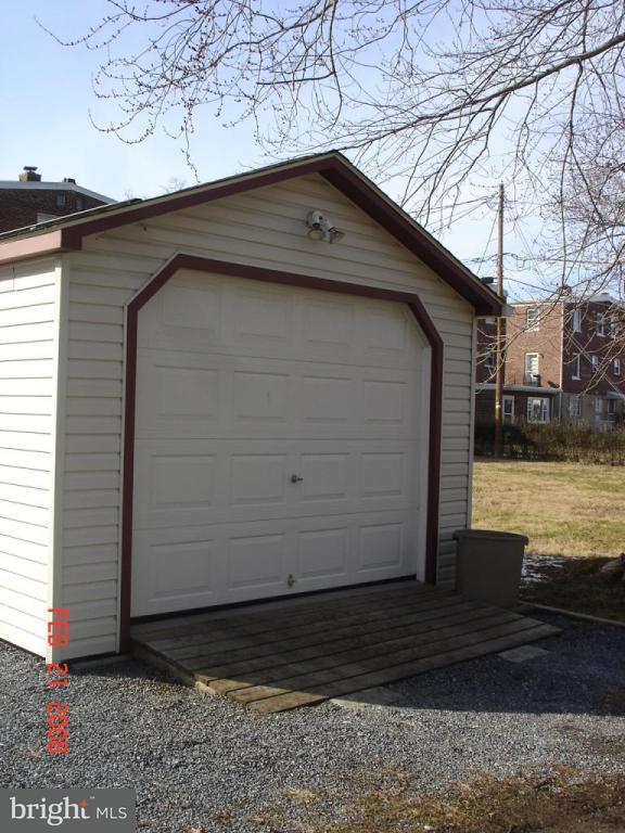 137 Riverside Avenue Lancaster, PA 17602 - Photo 4 of 14 Gallery Image 4