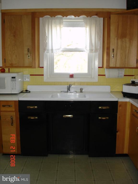 137 Riverside Avenue Lancaster, PA 17602 - Photo 10 of 14 Gallery Image 10