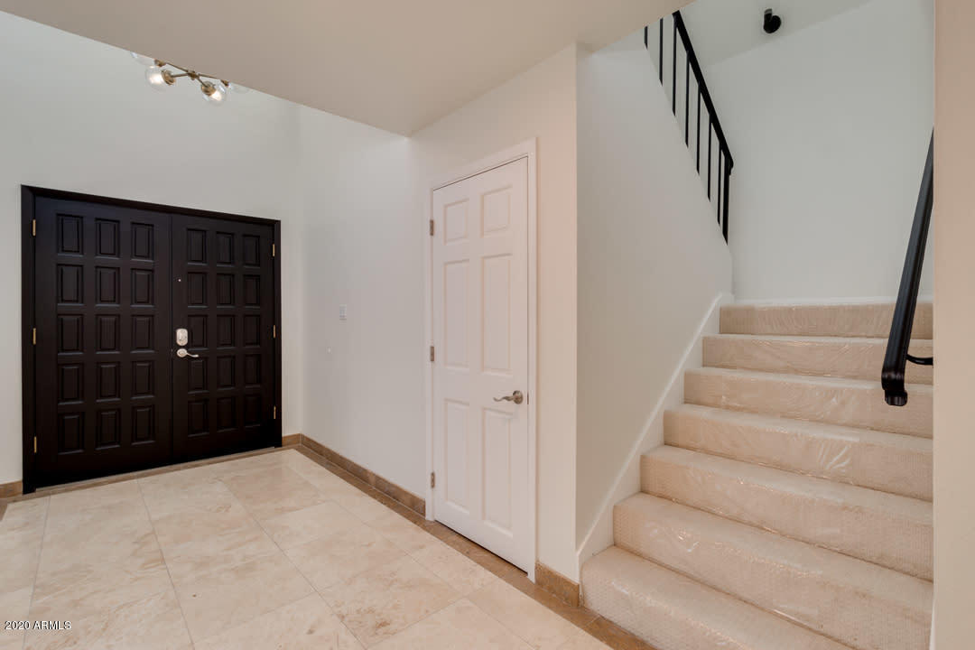 7475 East Raintree Court Scottsdale, AZ 85258 - Photo 7 of 38 a view of entryway