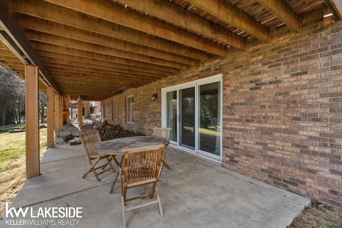1065 Stony Pointe Boulevard Rochester, MI 48307 - Photo 19 of 90 50170424-0cbf1f66-ba5f-4df8-99a0-384e8be92b24.JPG