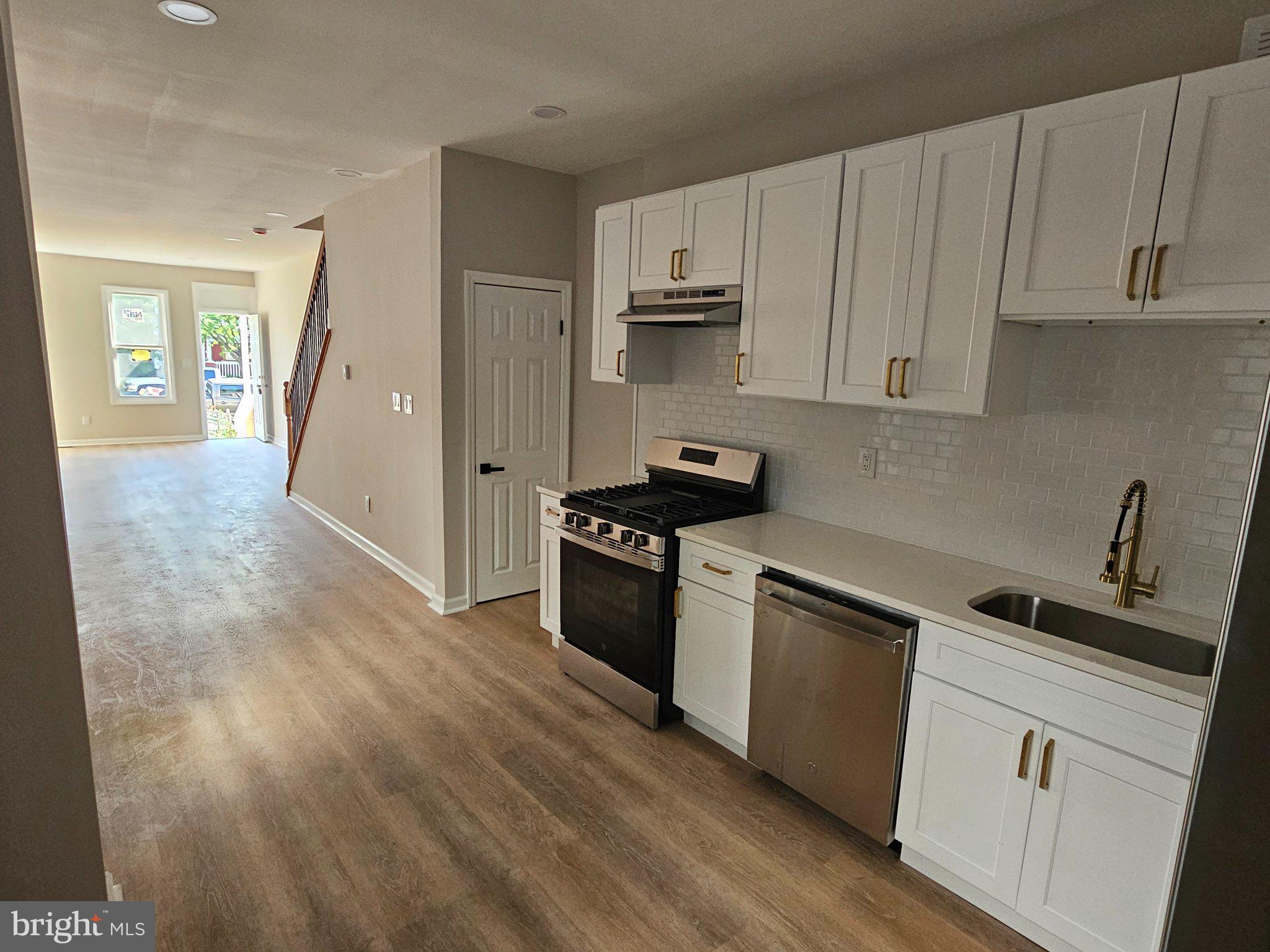 323 Rutherford Avenue Trenton, NJ 08618 - Photo 9 of 19