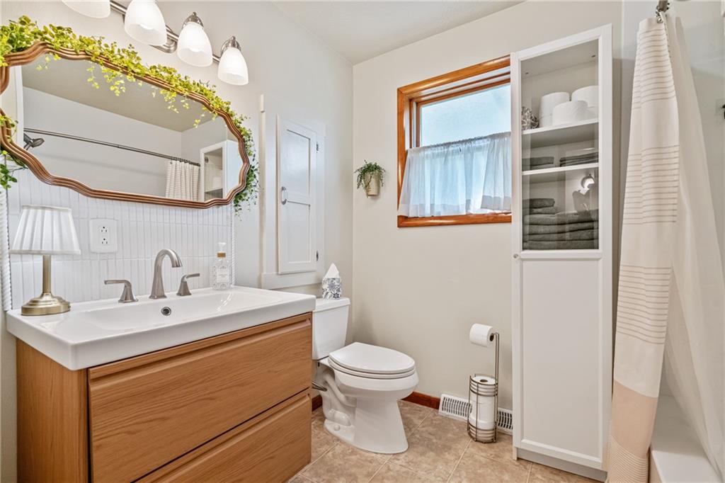 160 Cain Road Clinton, PA 15026 - Photo 17 of 34 Gallery Image 17