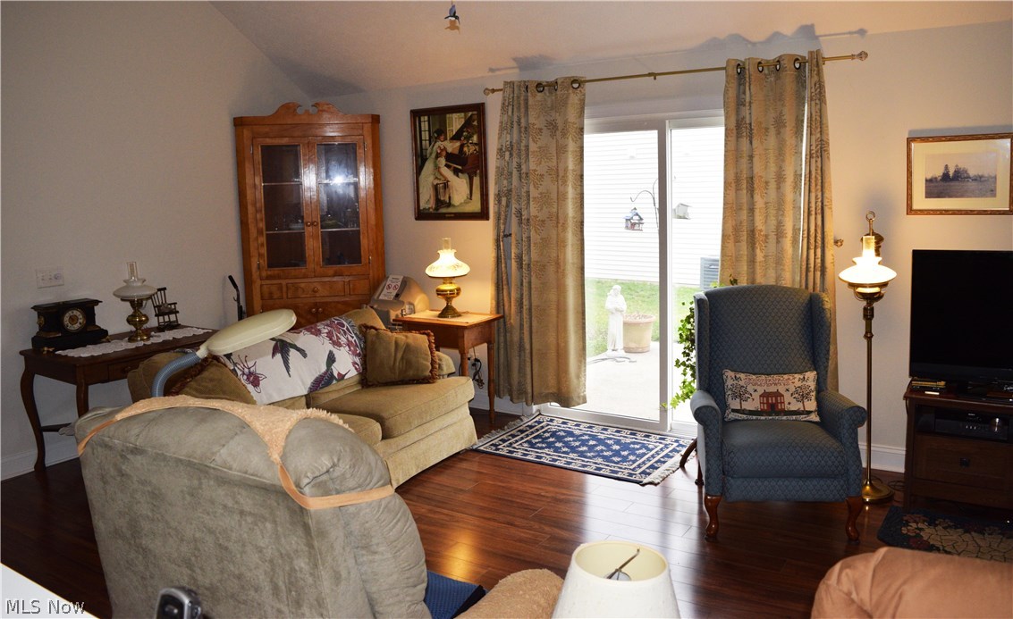 885 Rivers Edge Lane Painesville, OH 44077 - Photo 2 of 10 Gallery Image 2