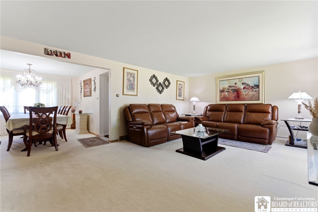 133 Delta Road Amherst, NY 14226 - Photo 4 of 48